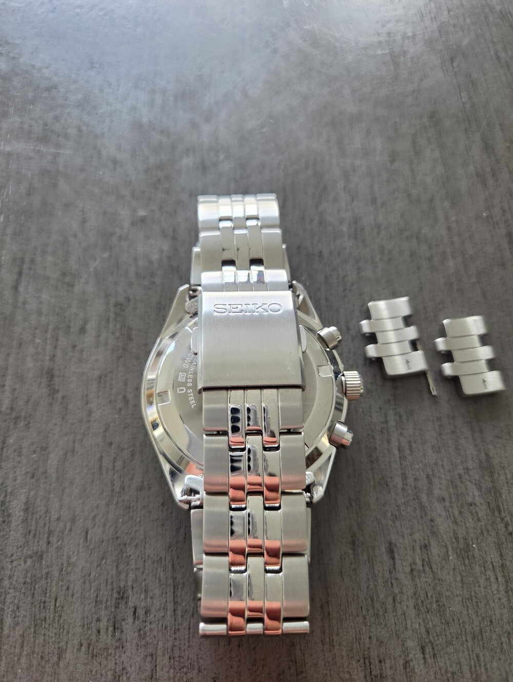 Seiko Motorsports Chronograph Quartz Silver Dial Men's Watch Item No. SSB425P1. - Picture 3 of 6